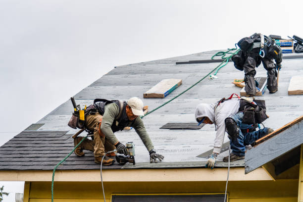 Professional Gutter Installation technician working in Ellensburg, WA